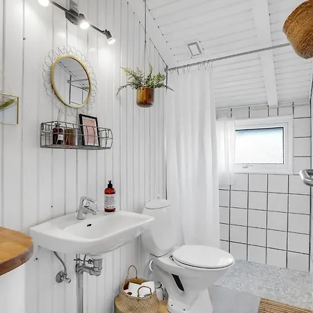 3 Bedroom Amazing In Blåvand