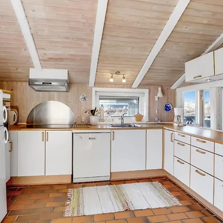 3 Bedroom Amazing In Blåvand